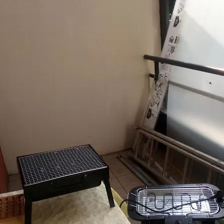Air-conditioned 2 Bedroom Duplex 5 People * ヴィルフランシュ・シュル・ソーヌ